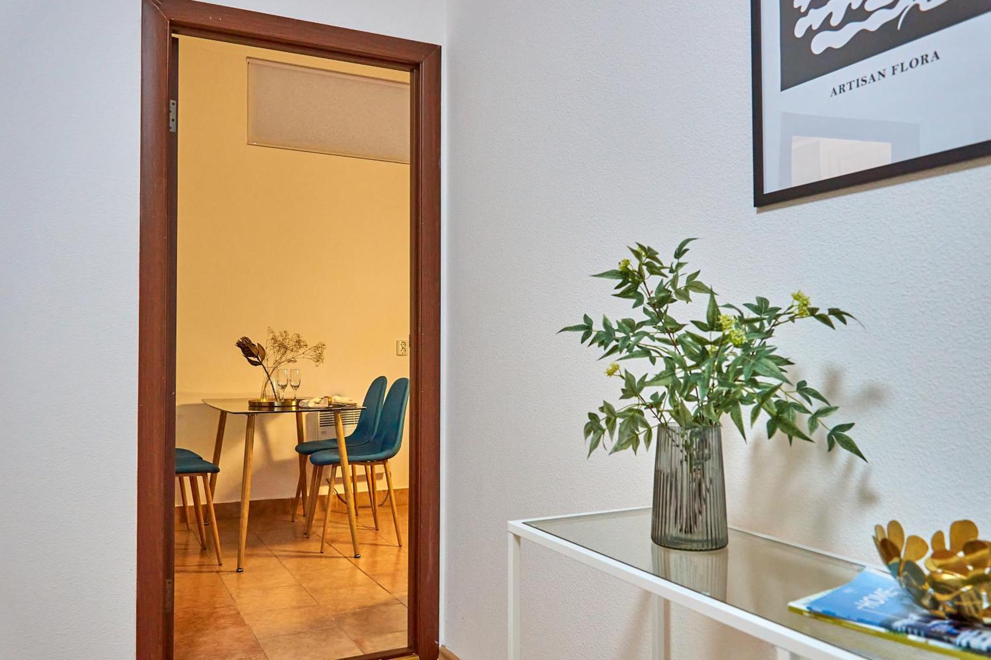 Elegant Lux Apartment In Central Square Мукачеве Екстериор снимка